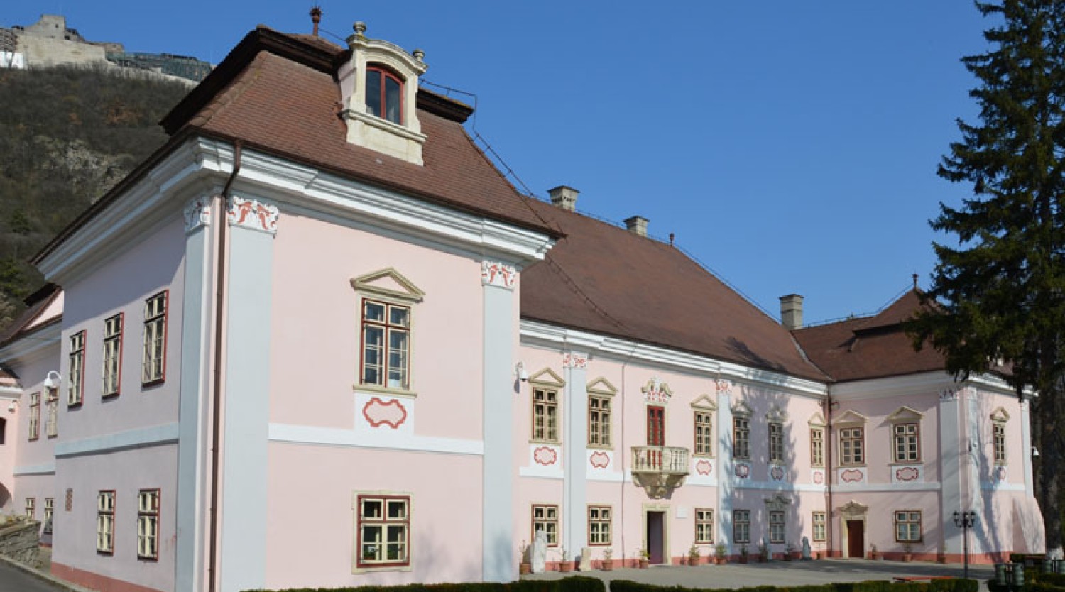 Muzeul Civilizatiei Dacice si Romane Deva (Palatul Magna Curia)