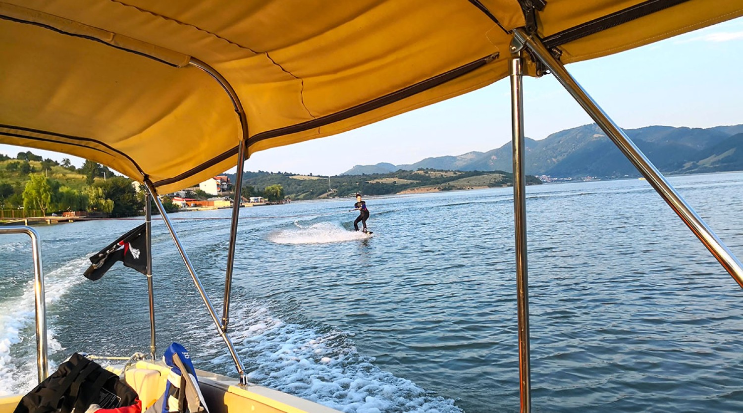 Lecții de ski nautic pentru începatori/avansați pe Dunăre